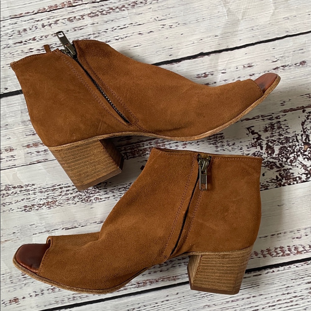 Kenneth Cole Tan Fringe Ankle Booties - Picture 4 of 6